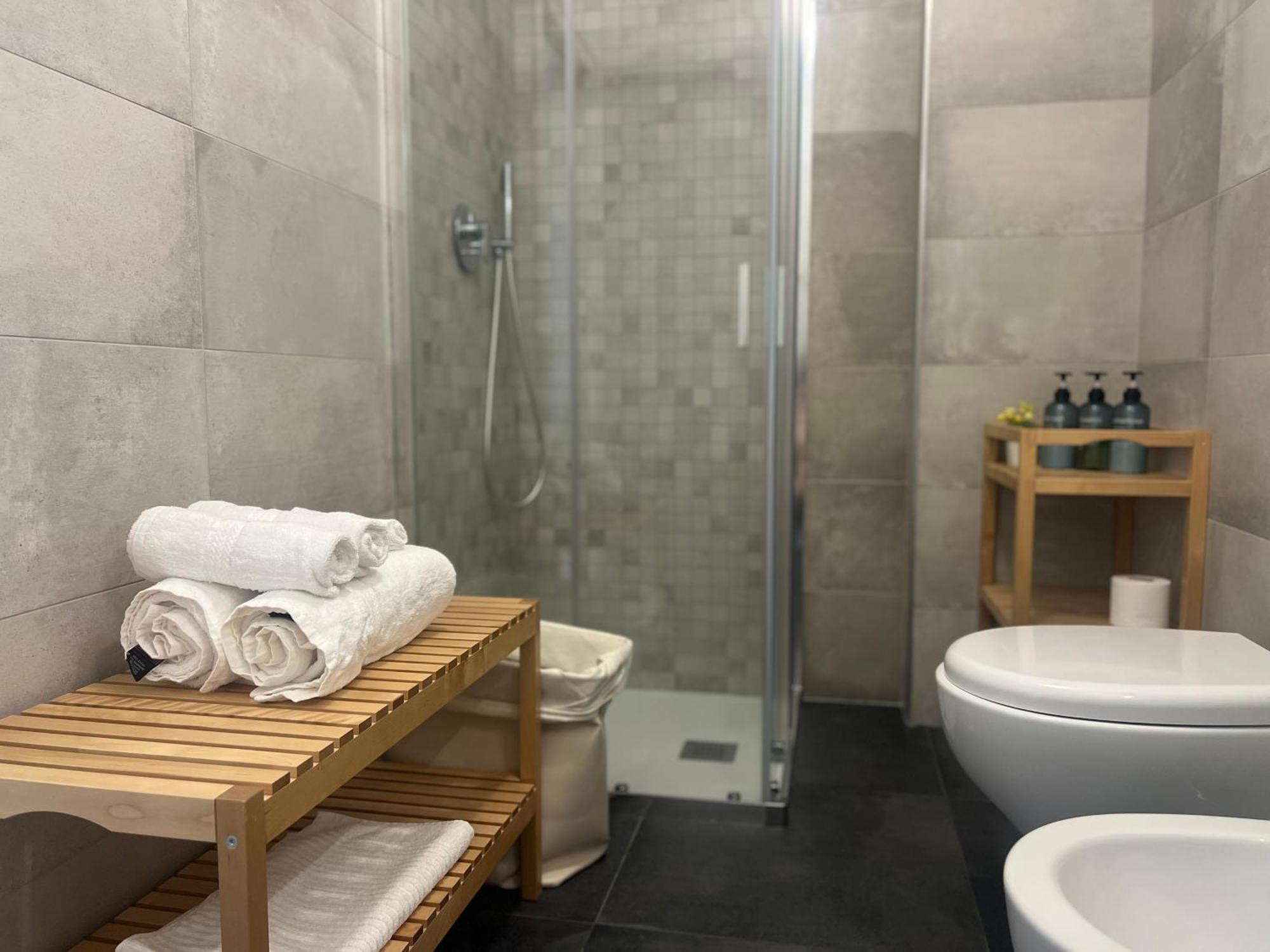Apartamento Regina Milano In Melegnano - Wifi, Breakfast Box And Terrace Exterior foto